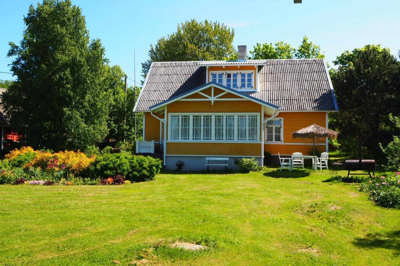 Affittacamere Leesi Puhkemaja Esterno foto